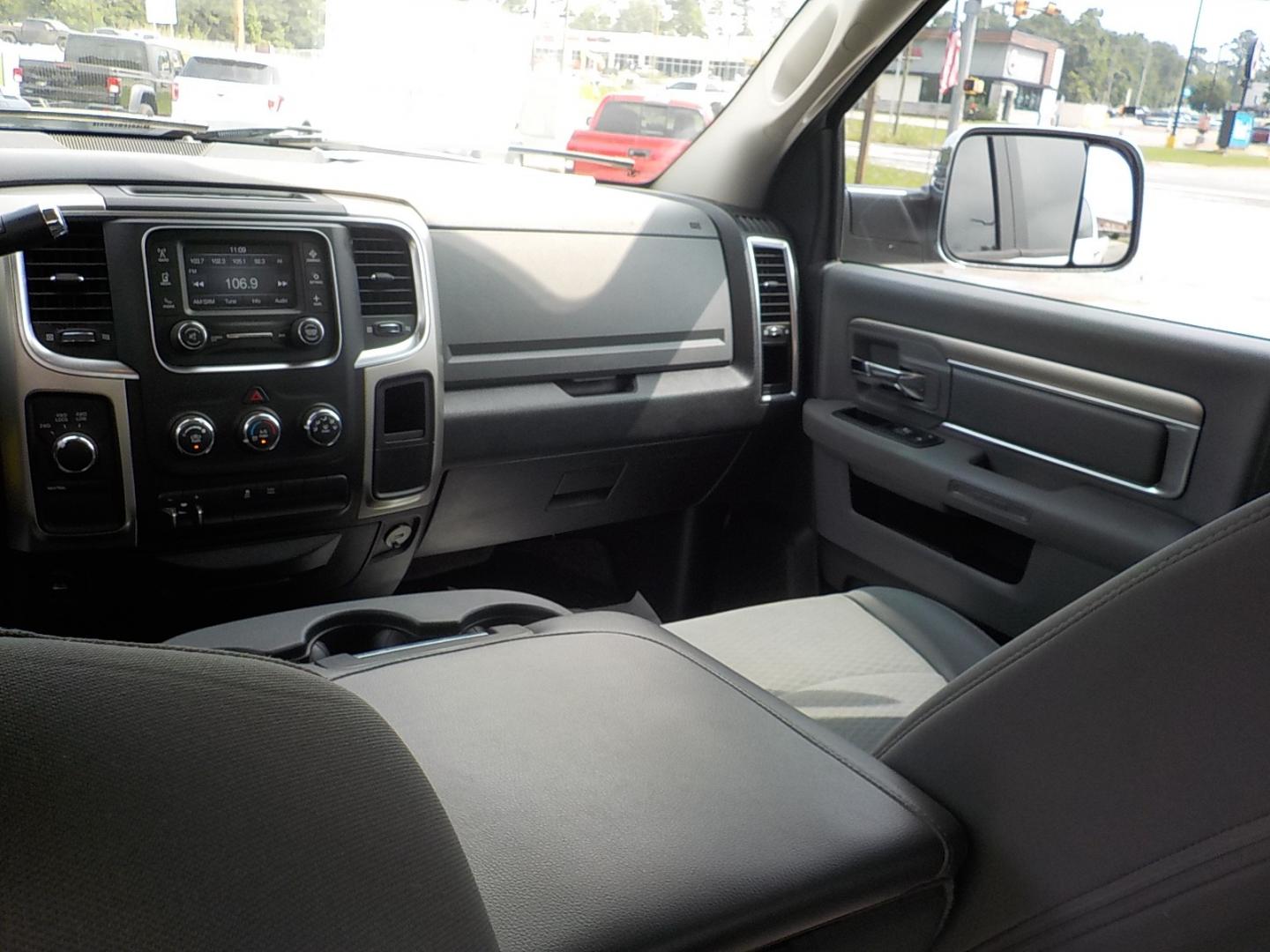 2015 White /Gray Ram 2500 SLT (3C6TR5DT1FG) with an 5.7-Liter 8 Cylinder Engine engine, Automatic transmission, located at 1617 W Church Street, Livingston, TX, 77351, (936) 327-3600, 30.710995, -94.951157 - 3/4 ton 4X4!! These kind are hard to find!! 5.7L HEMI!! - Photo#12